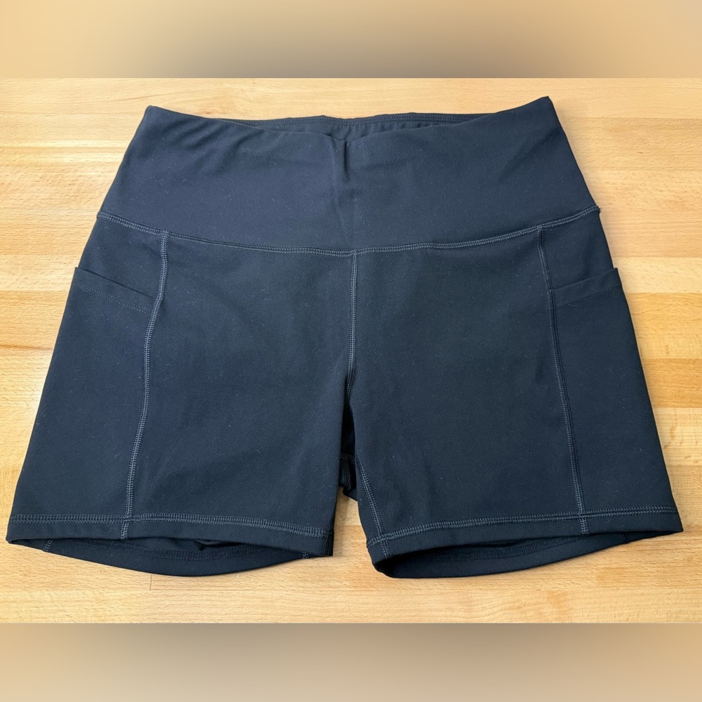 Bundle of 6 women’s biker shorts, size L - Picture 2 of 7